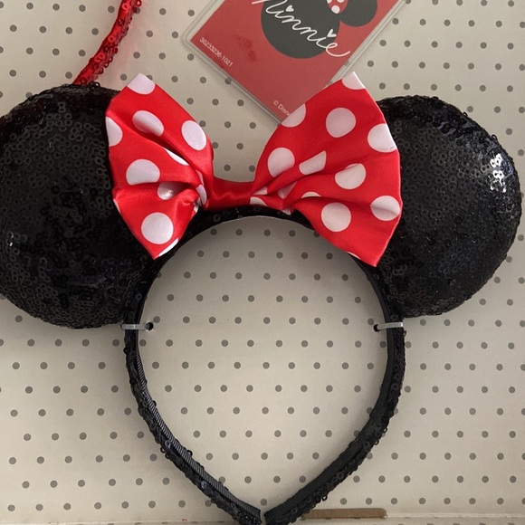 New Exclusive Collection Disney Minnie Mouse Deluxe Travel Accessory Set - Picture 6 of 13